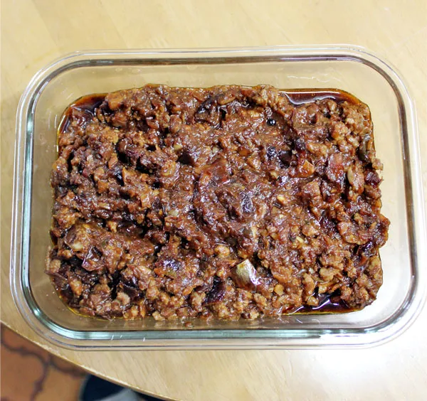 【食べるラー油味噌で肉味噌を作る】